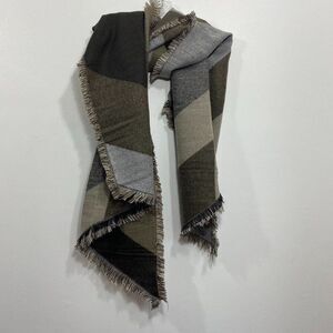 NWT Fringe Edge Wide Scarf